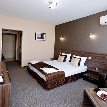 Coral Hotel Pomorie Extérieur photo